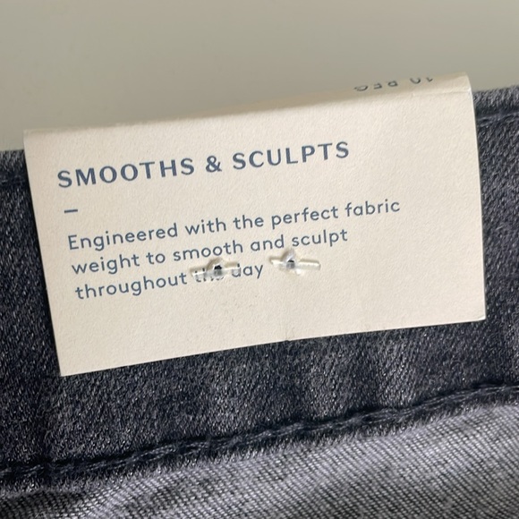 Universal Thread Factory Faded Black High Rise Skinny Jeans- 10 - Picture 4 of 13